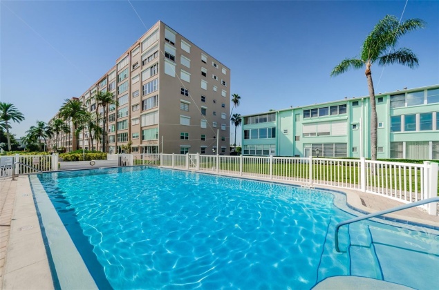 1847 SHORE DRIVE, SOUTH PASADENA, Florida 33707, 2 Bedrooms Bedrooms, ,1 BathroomBathrooms,Residential,For Sale,SHORE,MFRU8220939