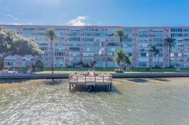 1847 SHORE DRIVE, SOUTH PASADENA, Florida 33707, 2 Bedrooms Bedrooms, ,2 BathroomsBathrooms,Residential,For Sale,SHORE,MFRU8221055