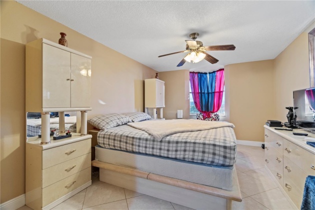 2333 FEATHER SOUND DR, CLEARWATER, Florida 33762, 1 Bedroom Bedrooms, ,1 BathroomBathrooms,Residential,For Sale,FEATHER SOUND DR,MFRT3487488