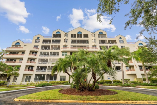 2333 FEATHER SOUND DR, CLEARWATER, Florida 33762, 1 Bedroom Bedrooms, ,1 BathroomBathrooms,Residential,For Sale,FEATHER SOUND DR,MFRT3487488