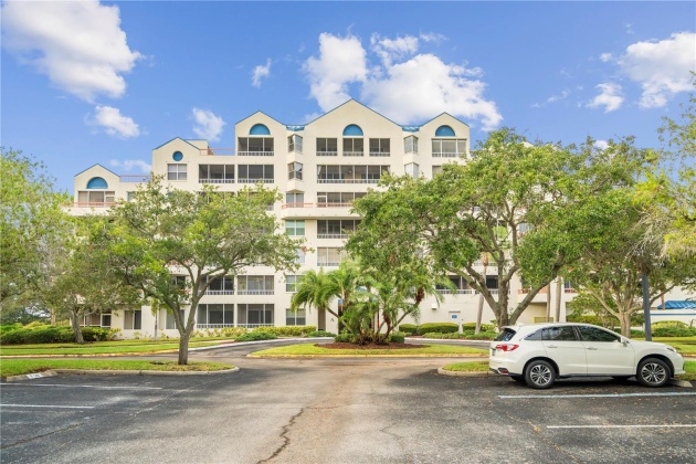 2333 FEATHER SOUND DR, CLEARWATER, Florida 33762, 1 Bedroom Bedrooms, ,1 BathroomBathrooms,Residential,For Sale,FEATHER SOUND DR,MFRT3487488