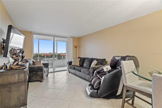 2333 FEATHER SOUND DR, CLEARWATER, Florida 33762, 1 Bedroom Bedrooms, ,1 BathroomBathrooms,Residential,For Sale,FEATHER SOUND DR,MFRT3487488