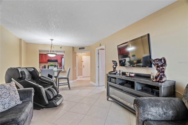 2333 FEATHER SOUND DR, CLEARWATER, Florida 33762, 1 Bedroom Bedrooms, ,1 BathroomBathrooms,Residential,For Sale,FEATHER SOUND DR,MFRT3487488