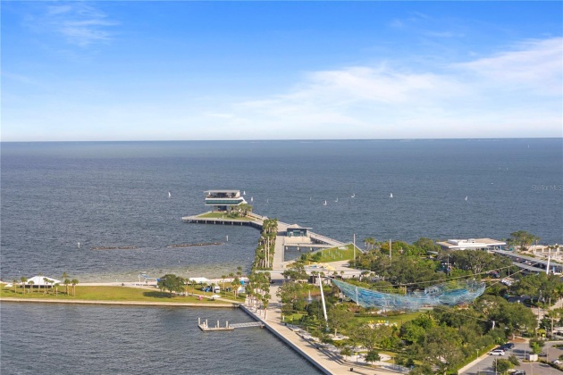 300 BEACH DRIVE, ST PETERSBURG, Florida 33701, 3 Bedrooms Bedrooms, ,3 BathroomsBathrooms,Residential,For Sale,BEACH,MFRU8214701