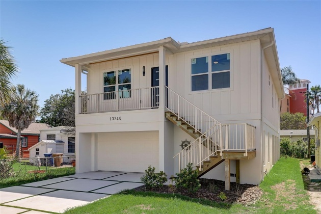 13240 2ND STREET, MADEIRA BEACH, Florida 33708, 3 Bedrooms Bedrooms, ,2 BathroomsBathrooms,Residential,For Sale,2ND,MFRT3483758