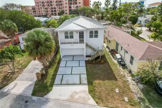 13240 2ND STREET, MADEIRA BEACH, Florida 33708, 3 Bedrooms Bedrooms, ,2 BathroomsBathrooms,Residential,For Sale,2ND,MFRT3483758