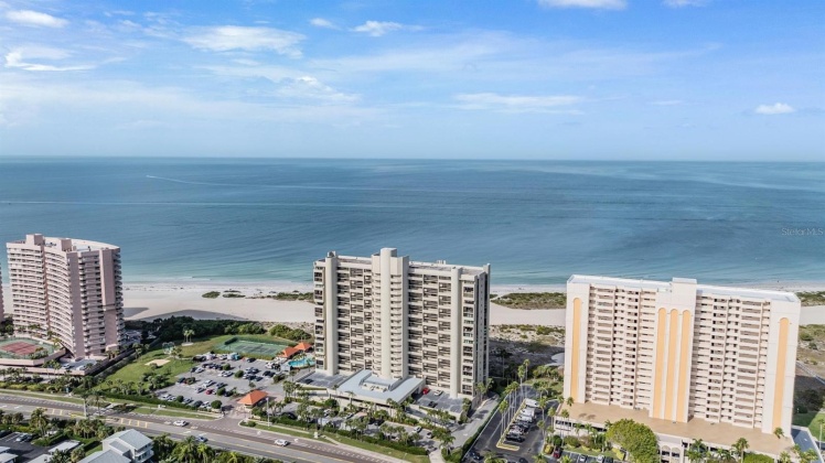 1290 GULF BOULEVARD, CLEARWATER, Florida 33767, 2 Bedrooms Bedrooms, ,2 BathroomsBathrooms,Residential,For Sale,GULF,MFRU8222835