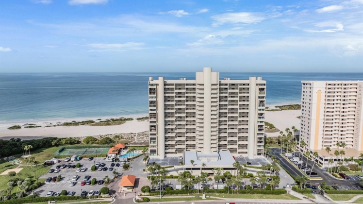 1290 GULF BOULEVARD, CLEARWATER, Florida 33767, 2 Bedrooms Bedrooms, ,2 BathroomsBathrooms,Residential,For Sale,GULF,MFRU8222835