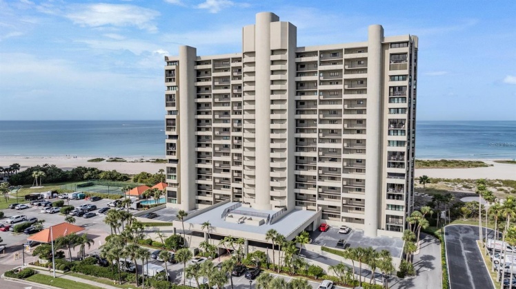 1290 GULF BOULEVARD, CLEARWATER, Florida 33767, 2 Bedrooms Bedrooms, ,2 BathroomsBathrooms,Residential,For Sale,GULF,MFRU8222835