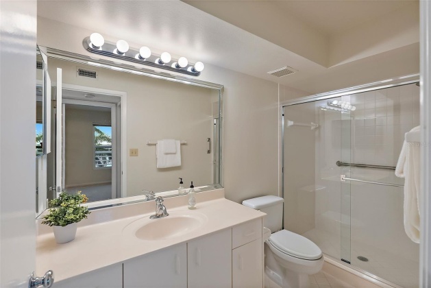 6061 BAHIA DEL MAR CIRCLE, ST PETERSBURG, Florida 33715, 2 Bedrooms Bedrooms, ,2 BathroomsBathrooms,Residential,For Sale,BAHIA DEL MAR,MFRU8222915