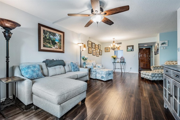 402 TARPON POINT, TARPON SPRINGS, Florida 34689, 1 Bedroom Bedrooms, ,1 BathroomBathrooms,Residential,For Sale,TARPON,MFRU8221288