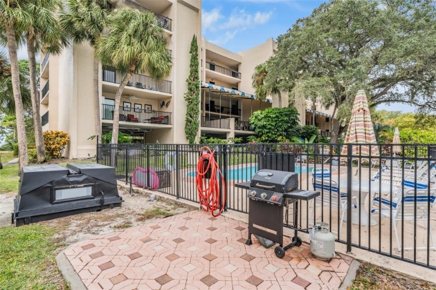 402 TARPON POINT, TARPON SPRINGS, Florida 34689, 1 Bedroom Bedrooms, ,1 BathroomBathrooms,Residential,For Sale,TARPON,MFRU8221288