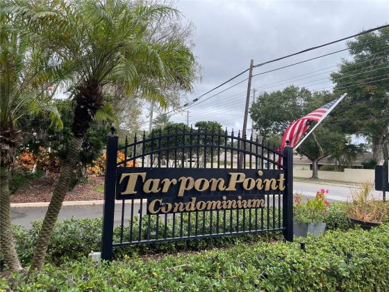 402 TARPON POINT, TARPON SPRINGS, Florida 34689, 1 Bedroom Bedrooms, ,1 BathroomBathrooms,Residential,For Sale,TARPON,MFRU8221288