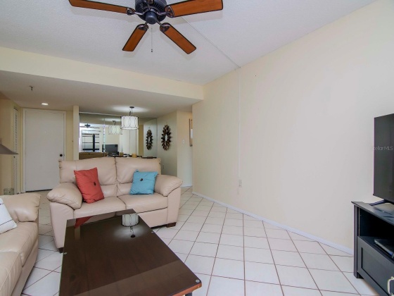 9860 62ND TERRACE, ST PETERSBURG, Florida 33708, 2 Bedrooms Bedrooms, ,2 BathroomsBathrooms,Residential,For Sale,62ND,MFRU8221468