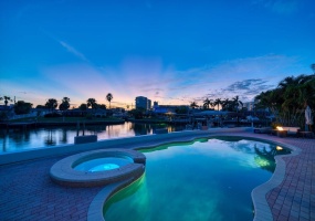 612 SNUG ISLAND, CLEARWATER, Florida 33767, 4 Bedrooms Bedrooms, ,3 BathroomsBathrooms,Residential,For Sale,SNUG,MFRU8223433