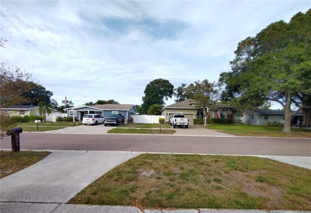 TAMPA, Florida 33616, 4 Bedrooms Bedrooms, ,2 BathroomsBathrooms,Residential,For Sale,MFRT3490599