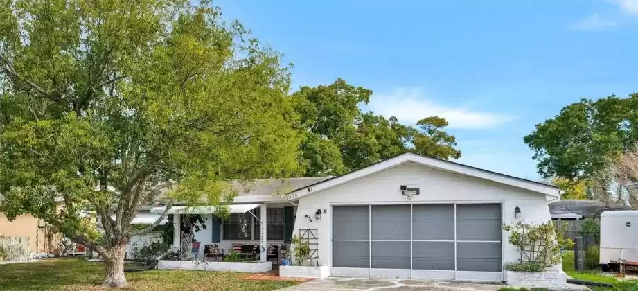 7424 HOLLY LAKE LANE, NEW PORT RICHEY, Florida 34653, 2 Bedrooms Bedrooms, ,2 BathroomsBathrooms,Residential,For Sale,HOLLY LAKE,MFRN6129791