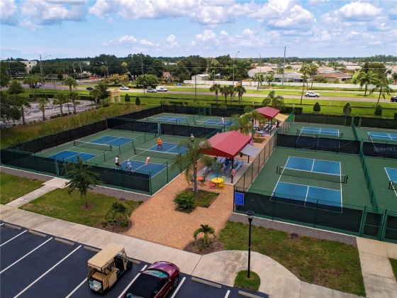 2023 GRANTHAM GREENS DRIVE, SUN CITY CENTER, Florida 33573, 2 Bedrooms Bedrooms, ,2 BathroomsBathrooms,Residential,For Sale,GRANTHAM GREENS,MFRT3489844