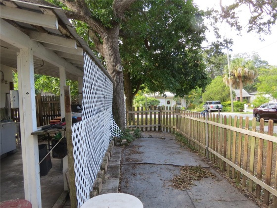 1215 ORANGE AVENUE, DUNEDIN, Florida 34698, 1 Bedroom Bedrooms, ,1 BathroomBathrooms,Residential,For Sale,ORANGE,MFRU8223601