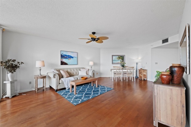 5940 PELICAN BAY PLAZA, GULFPORT, Florida 33707, 2 Bedrooms Bedrooms, ,2 BathroomsBathrooms,Residential,For Sale,PELICAN BAY,MFRU8223215