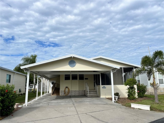 7106 MOUNT ESSEX DRIVE, ST PETERSBURG, Florida 33702, 2 Bedrooms Bedrooms, ,2 BathroomsBathrooms,Residential,For Sale,MOUNT ESSEX,MFRU8223975