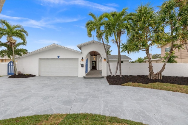 7880 9TH AVENUE, ST PETERSBURG, Florida 33707, 4 Bedrooms Bedrooms, ,3 BathroomsBathrooms,Residential,For Sale,9TH,MFRU8224061