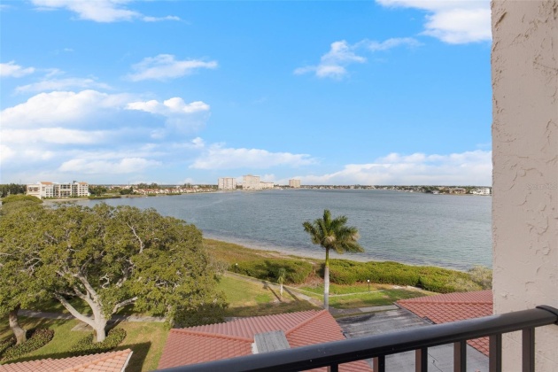 6218 PALMA DEL MAR BOULEVARD, ST PETERSBURG, Florida 33715, 2 Bedrooms Bedrooms, ,2 BathroomsBathrooms,Residential,For Sale,PALMA DEL MAR,MFRU8223996