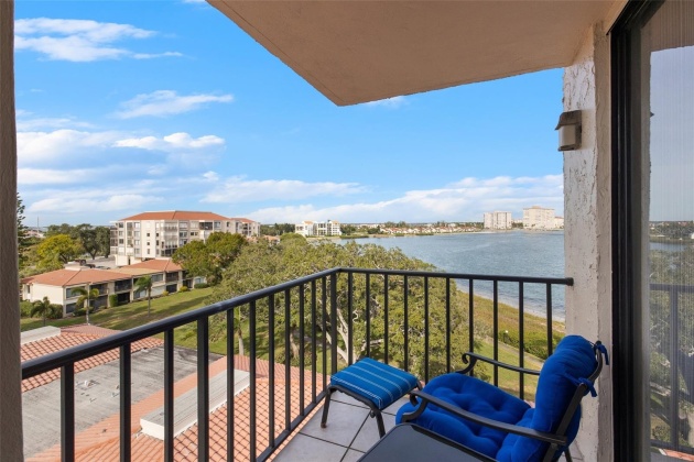 6218 PALMA DEL MAR BOULEVARD, ST PETERSBURG, Florida 33715, 2 Bedrooms Bedrooms, ,2 BathroomsBathrooms,Residential,For Sale,PALMA DEL MAR,MFRU8223996