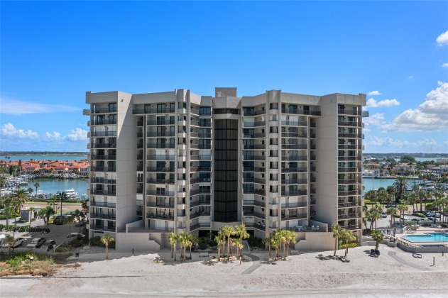 1660 GULF BOULEVARD, CLEARWATER, Florida 33767, 2 Bedrooms Bedrooms, ,2 BathroomsBathrooms,Residential,For Sale,GULF,MFRT3478204