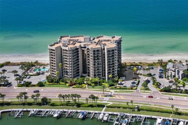 1660 GULF BOULEVARD, CLEARWATER, Florida 33767, 2 Bedrooms Bedrooms, ,2 BathroomsBathrooms,Residential,For Sale,GULF,MFRT3478204