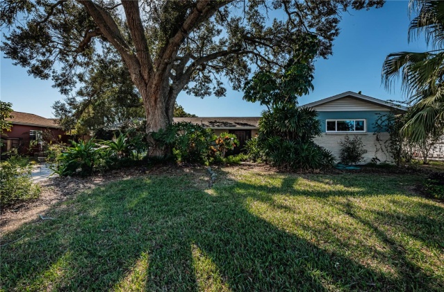 8404 FLAGSTONE DRIVE, TAMPA, Florida 33615, 3 Bedrooms Bedrooms, ,2 BathroomsBathrooms,Residential,For Sale,FLAGSTONE,MFRT3492938