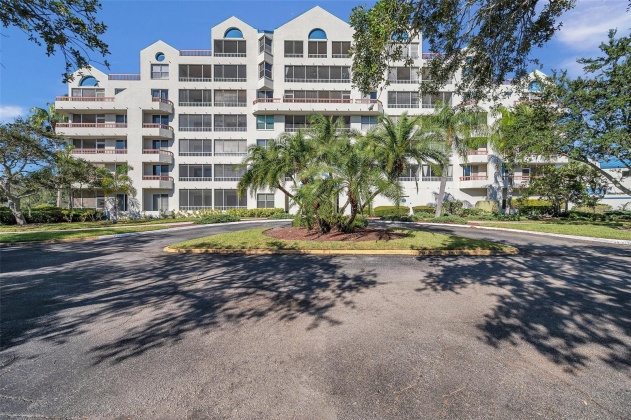 2333 FEATHER SOUND DRIVE, CLEARWATER, Florida 33762, 2 Bedrooms Bedrooms, ,2 BathroomsBathrooms,Residential,For Sale,FEATHER SOUND,MFRW7860558