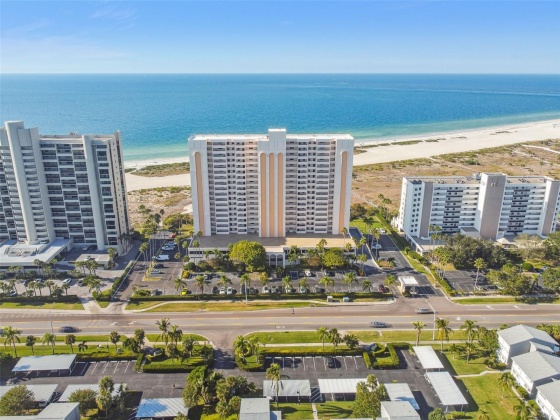 1270 GULF BOULEVARD, CLEARWATER, Florida 33767, 2 Bedrooms Bedrooms, ,2 BathroomsBathrooms,Residential,For Sale,GULF,MFRU8224495