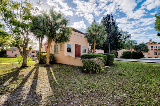 7010 PARK STREET, ST PETERSBURG, Florida 33707, 3 Bedrooms Bedrooms, ,2 BathroomsBathrooms,Residential,For Sale,PARK,MFRU8223998