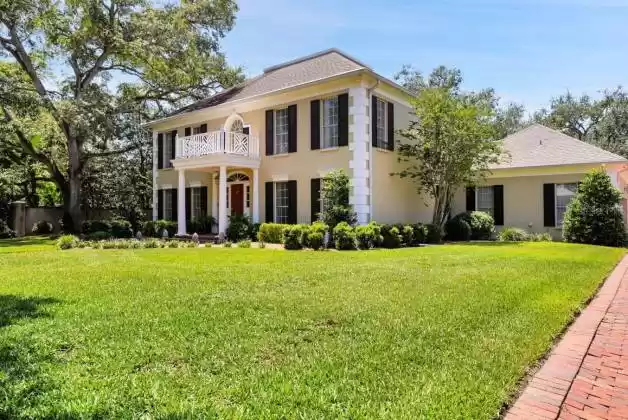2900 CHAPIN AVENUE, TAMPA, Florida 33611, 4 Bedrooms Bedrooms, ,4 BathroomsBathrooms,Residential,For Sale,CHAPIN,MFRT3493392