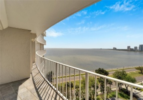 2611 BAYSHORE BOULEVARD, TAMPA, Florida 33629, 2 Bedrooms Bedrooms, ,2 BathroomsBathrooms,Residential,For Sale,BAYSHORE,MFRT3490927