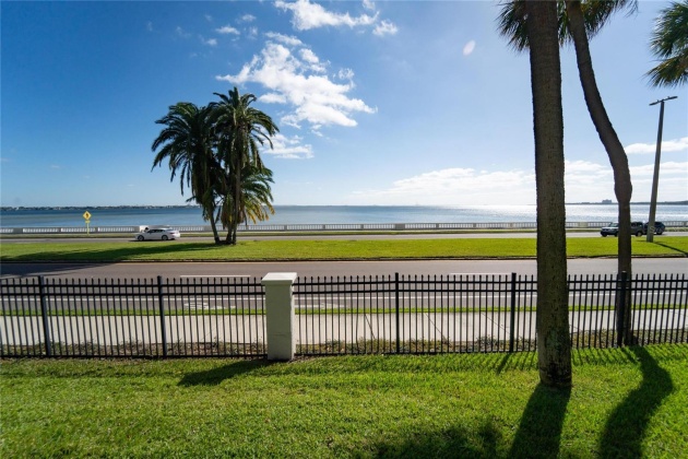 2611 BAYSHORE BOULEVARD, TAMPA, Florida 33629, 2 Bedrooms Bedrooms, ,2 BathroomsBathrooms,Residential,For Sale,BAYSHORE,MFRT3490927