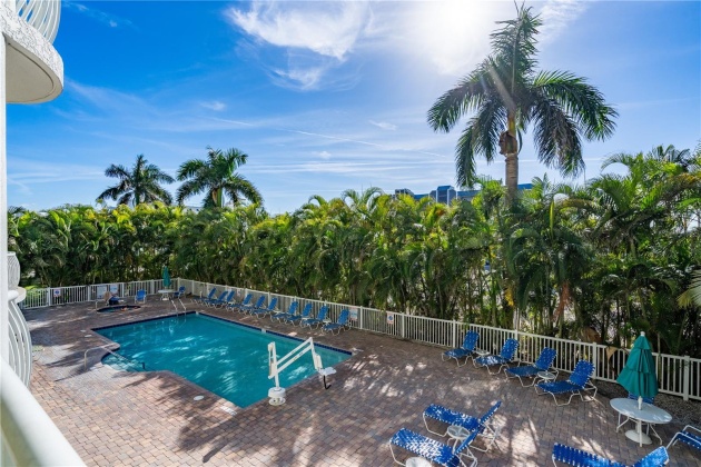 11605 GULF BOULEVARD, TREASURE ISLAND, Florida 33706, 1 Bedroom Bedrooms, ,1 BathroomBathrooms,Residential,For Sale,GULF,MFRU8224909