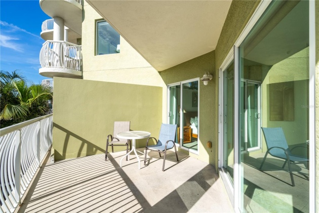 11605 GULF BOULEVARD, TREASURE ISLAND, Florida 33706, 1 Bedroom Bedrooms, ,1 BathroomBathrooms,Residential,For Sale,GULF,MFRU8224909