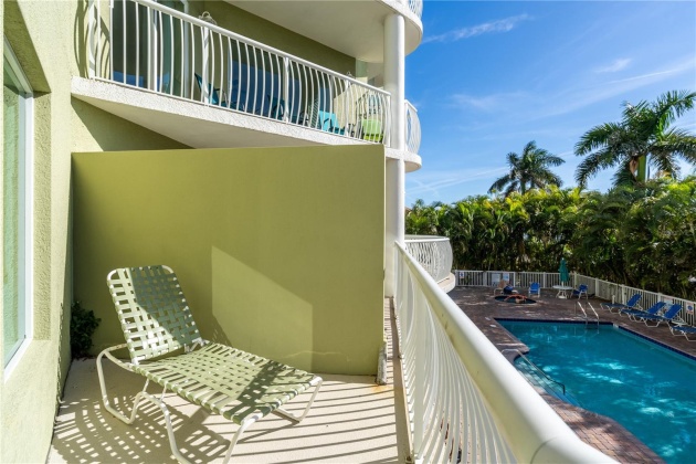 11605 GULF BOULEVARD, TREASURE ISLAND, Florida 33706, 1 Bedroom Bedrooms, ,1 BathroomBathrooms,Residential,For Sale,GULF,MFRU8224909