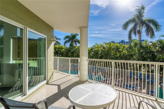 11605 GULF BOULEVARD, TREASURE ISLAND, Florida 33706, 1 Bedroom Bedrooms, ,1 BathroomBathrooms,Residential,For Sale,GULF,MFRU8224909