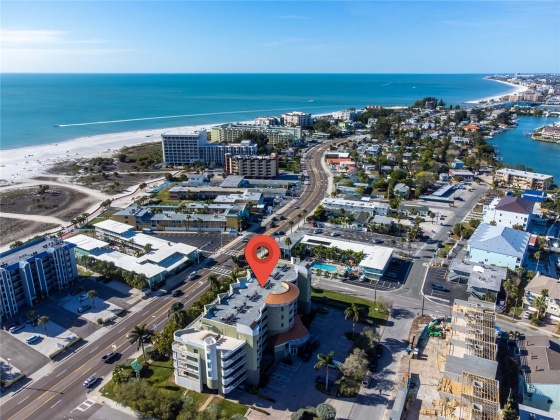 11605 GULF BOULEVARD, TREASURE ISLAND, Florida 33706, 1 Bedroom Bedrooms, ,1 BathroomBathrooms,Residential,For Sale,GULF,MFRU8224909