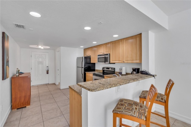 11605 GULF BOULEVARD, TREASURE ISLAND, Florida 33706, 1 Bedroom Bedrooms, ,1 BathroomBathrooms,Residential,For Sale,GULF,MFRU8224909