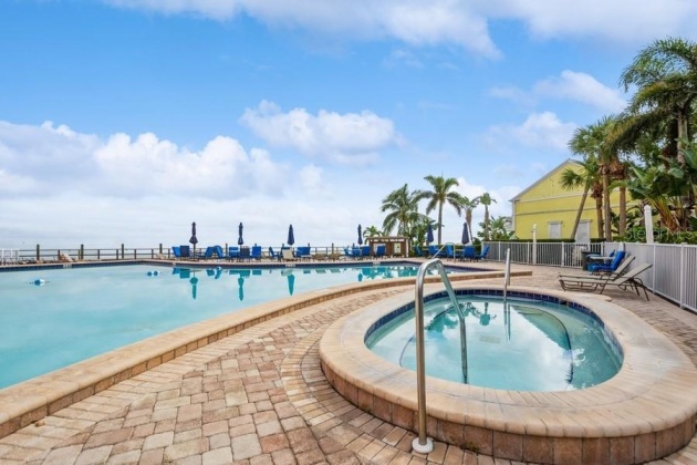 5005 COQUINA KEY DRIVE, ST PETERSBURG, Florida 33705, 1 Bedroom Bedrooms, ,1 BathroomBathrooms,Residential,For Sale,COQUINA KEY,MFRT3493753