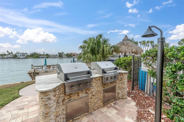 700 ISLAND WAY, CLEARWATER, Florida 33767, 2 Bedrooms Bedrooms, ,2 BathroomsBathrooms,Residential,For Sale,ISLAND,MFRU8224667