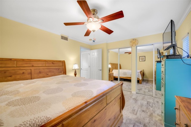 708 LYNDHURST STREET, DUNEDIN, Florida 34698, 1 Bedroom Bedrooms, ,1 BathroomBathrooms,Residential,For Sale,LYNDHURST,MFRU8225321