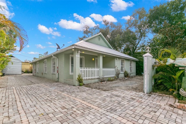 3017 TAMPA STREET, TAMPA, Florida 33603, 3 Bedrooms Bedrooms, ,2 BathroomsBathrooms,Residential,For Sale,TAMPA,MFRT3491774