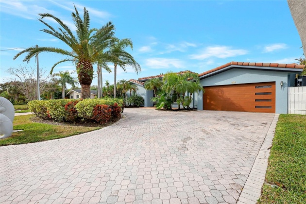 130 WINDWARD ISLAND, CLEARWATER, Florida 33767, 3 Bedrooms Bedrooms, ,3 BathroomsBathrooms,Residential,For Sale,WINDWARD,MFRU8225127