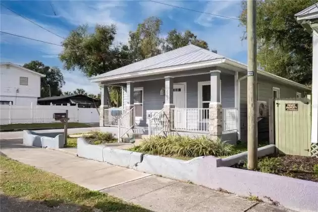 2902 18TH STREET, TAMPA, Florida 33605, 2 Bedrooms Bedrooms, ,1 BathroomBathrooms,Residential,For Sale,18TH,MFRU8225768