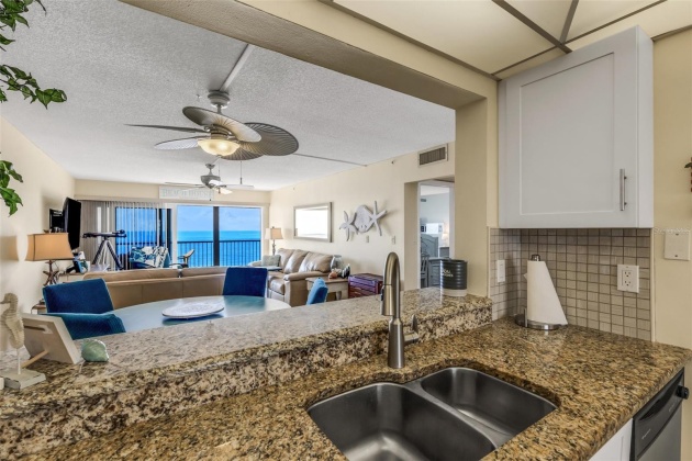 15000 GULF BOULEVARD, MADEIRA BEACH, Florida 33708, 2 Bedrooms Bedrooms, ,2 BathroomsBathrooms,Residential,For Sale,GULF,MFRU8226363